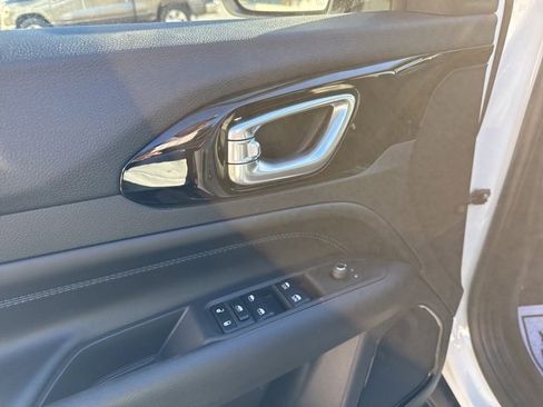 New 2026 Jeep Compass Latitude image 15