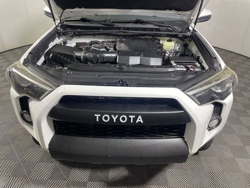Used 2016 Toyota 4Runner SR5 AWD/4WD image 25