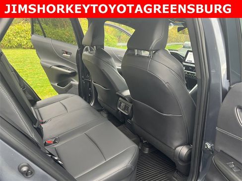 Used 2024 Toyota Venza XLE image 36