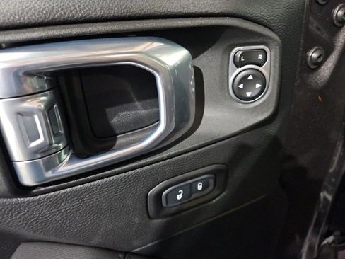 Used 2021 Jeep Wrangler Unlimited Sahara image 19