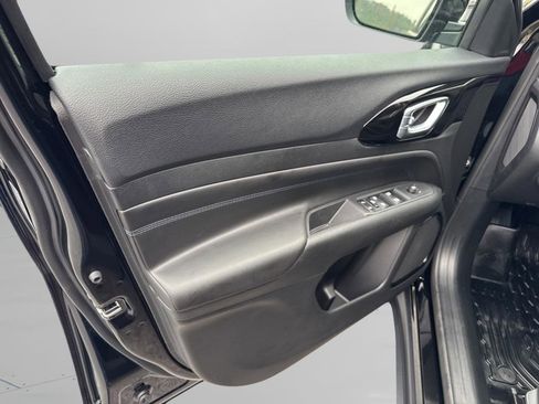 New 2026 Jeep Compass Latitude image 19