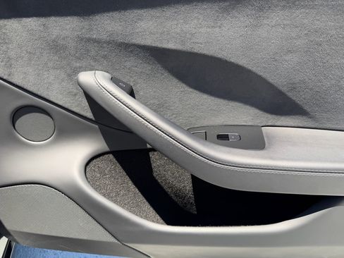 Used 2025 Tesla Model 3 Long Range AWD/4WD image 18