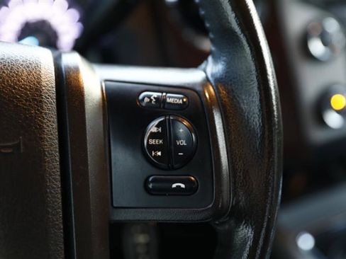 Used 2013 Ford F250 Lariat image 28