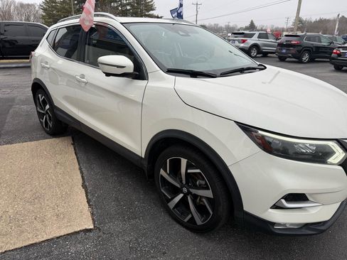 Used 2021 Nissan Rogue Sport SL w/ Premium Package image 4