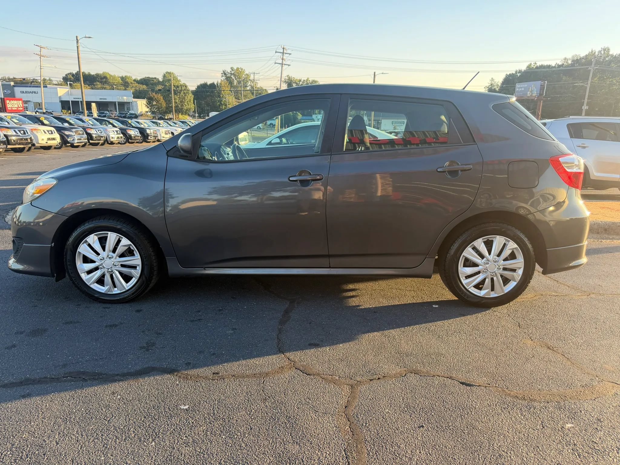 Used 2009 Toyota Matrix S w/ All Weather Guard Pkg FWD image 4