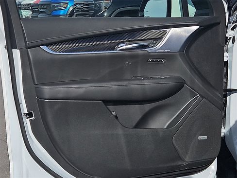 New 2025 Cadillac XT6 Sport w/ LPO, Onyx Lite Package image 22