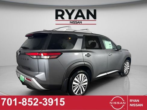 New 2025 Nissan Pathfinder Platinum image 5