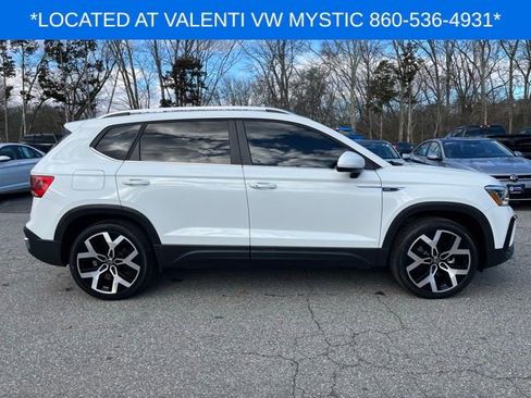 Certified 2023 Volkswagen Taos SEL image 5