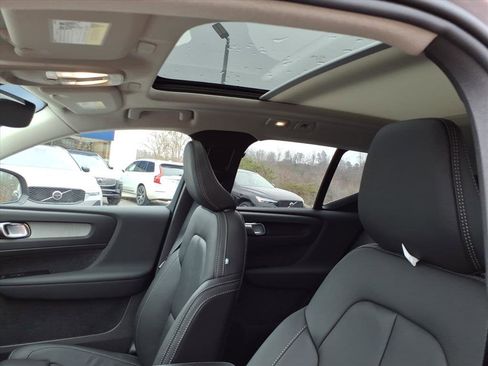 Certified 2026 Volvo XC40 B5 Plus w/ Climate Package AWD/4WD image 11