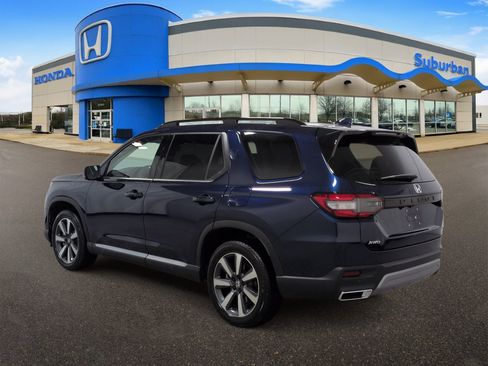 Certified 2025 Honda Pilot Elite image 6
