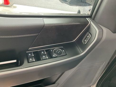 Used 2024 Ford F150 XLT AWD/4WD image 5