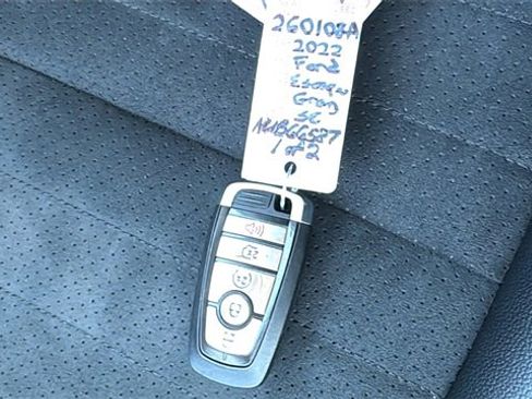 Certified 2022 Ford Escape SEL w/ SEL Stealth AWD Package image 31