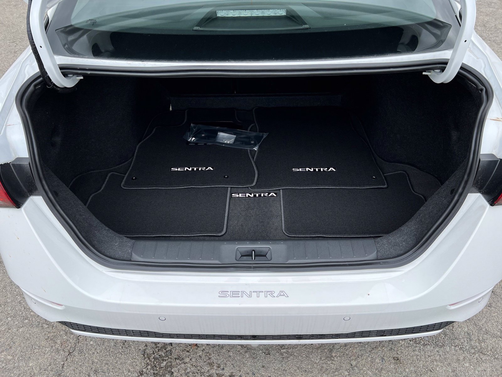 Used 2022 Nissan Sentra SV w/ Electronics Package FWD image 33