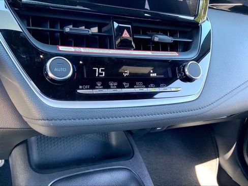 Used 2025 Toyota Corolla SE FWD image 32