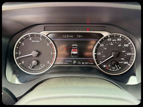 Used 2025 Nissan Rogue SV image 29