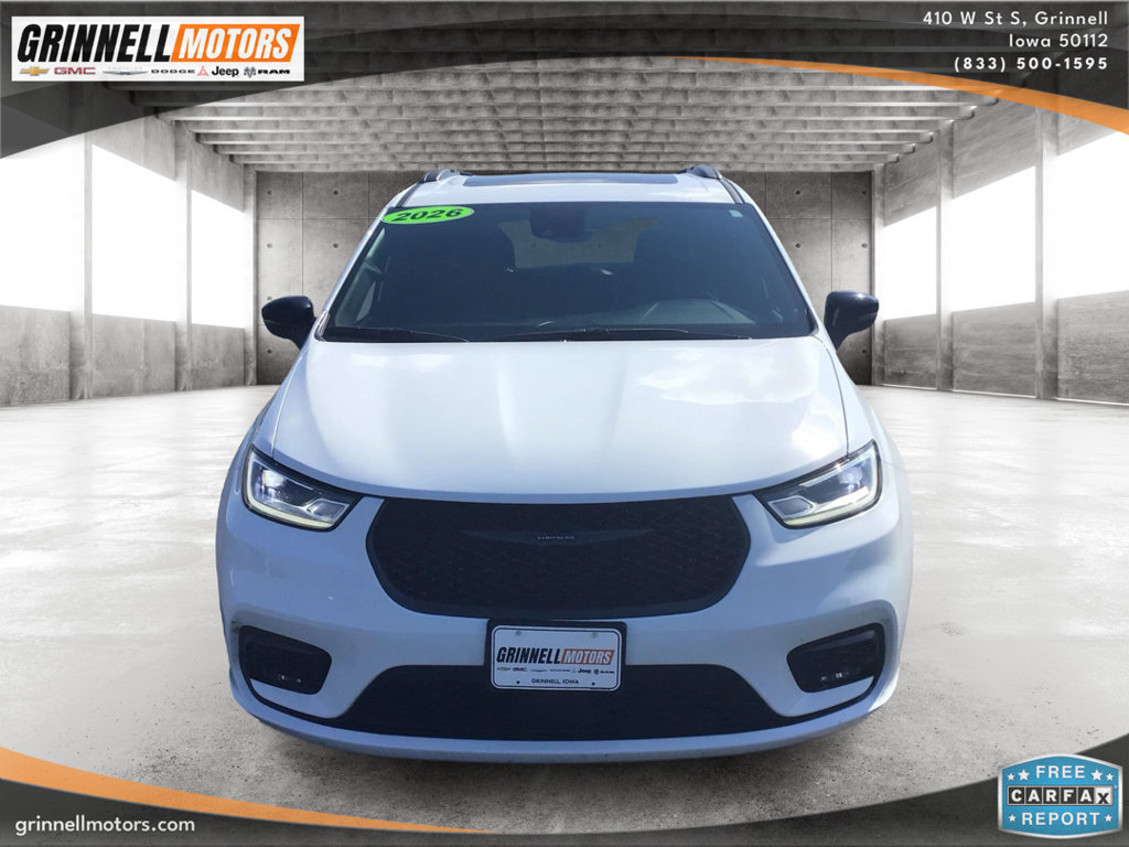 Used 2026 Chrysler Pacifica Limited w/ S Appearance Package FWD image 2