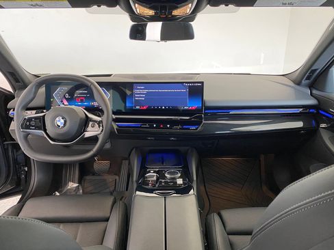 Certified 2024 BMW 530i xDrive w/ Premium Package image 15