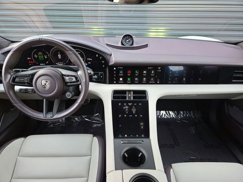 Certified 2025 Porsche Taycan Turbo image 8