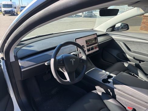Used 2022 Tesla Model 3 image 3