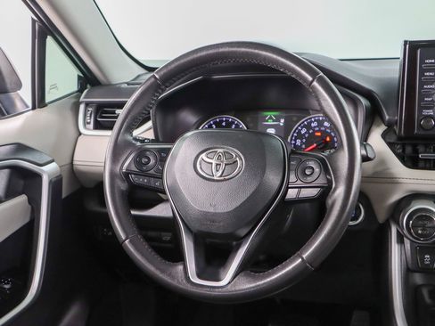 Used 2022 Toyota RAV4 XLE Premium FWD image 12
