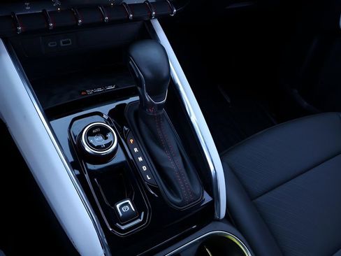 Used 2024 GMC Canyon AT4X image 20