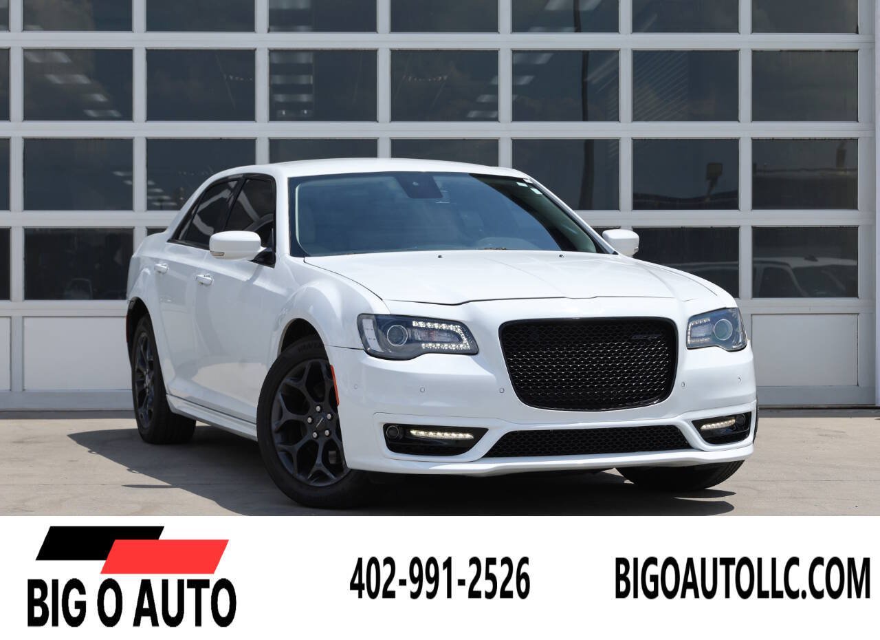 Used 2022 Chrysler 300 Touring L AWD/4WD image 1