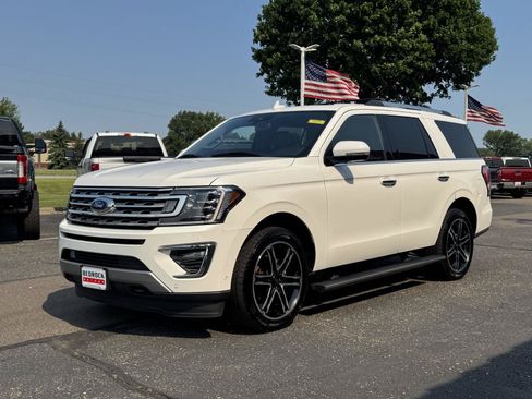 Used 2021 Ford Expedition Limited AWD/4WD image 3
