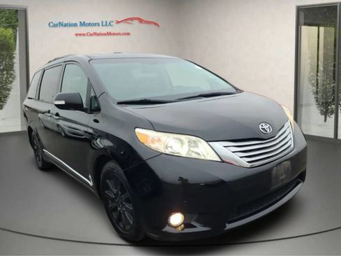 Used 2013 Toyota Sienna Limited image 3