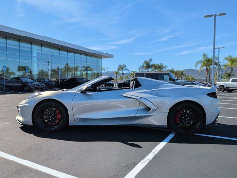 Used 2024 Chevrolet Corvette Stingray Premium Conv w/ Z51 Performance Package image 7
