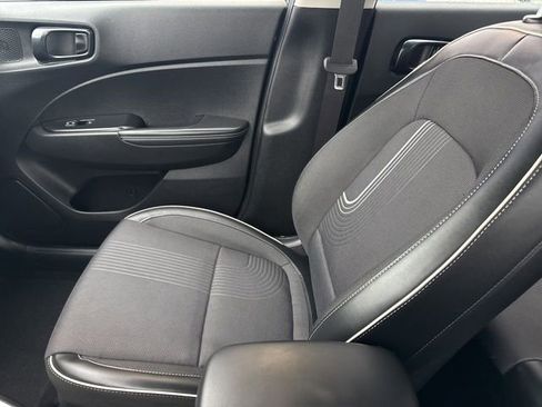 Used 2026 Hyundai Venue SEL image 38