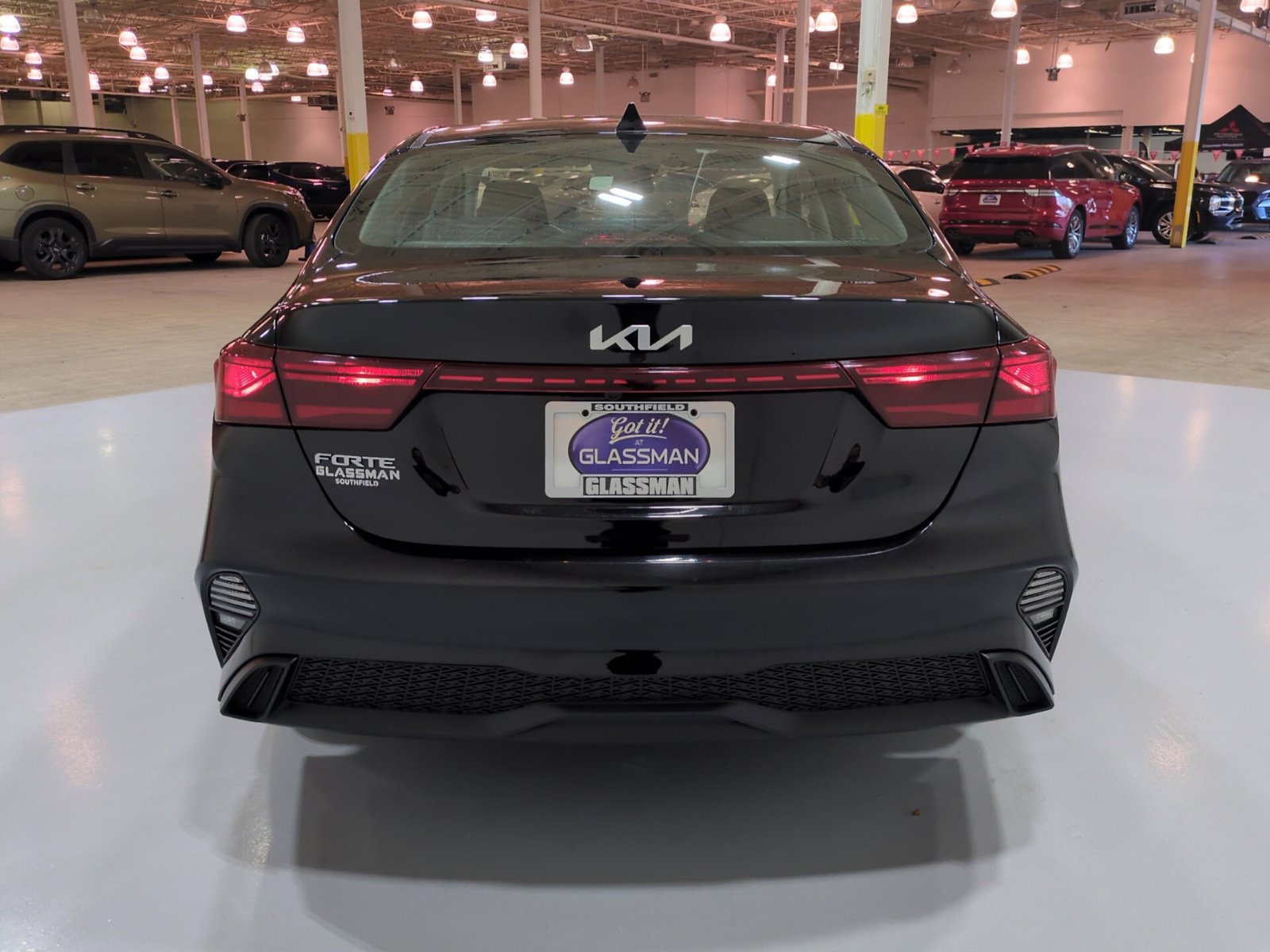 Used 2023 Kia Forte LXS w/ LXS Technology Package FWD image 4