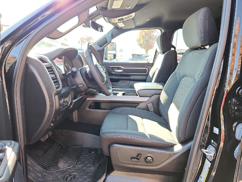 Used 2025 RAM 1500 Big Horn AWD/4WD image 13