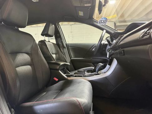 Used 2017 Honda Accord Sport Special Edition image 9