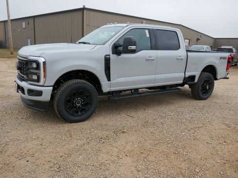 New 2026 Ford F250 Lariat w/ Black Appearance Package image 8