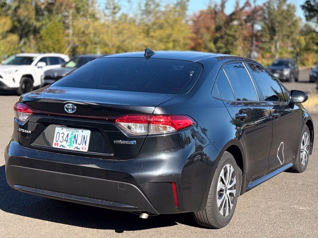 Used 2022 Toyota Corolla LE FWD image 5