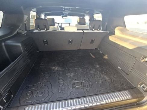 Used 2025 GMC Hummer EV 2X w/ LPO, Sport Package image 10