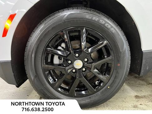 Used 2023 Chevrolet Equinox LT image 28