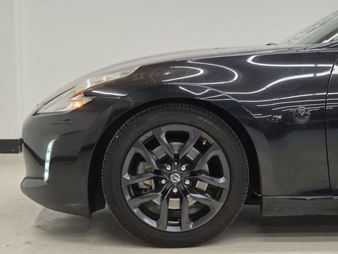 Used 2017 Nissan 370Z Coupe RWD image 35