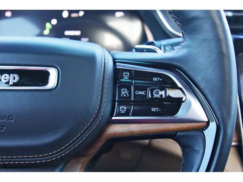 Used 2021 Jeep Grand Cherokee L Summit image 17