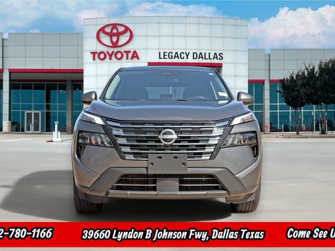 Used 2024 Nissan Rogue SV AWD/4WD image 5