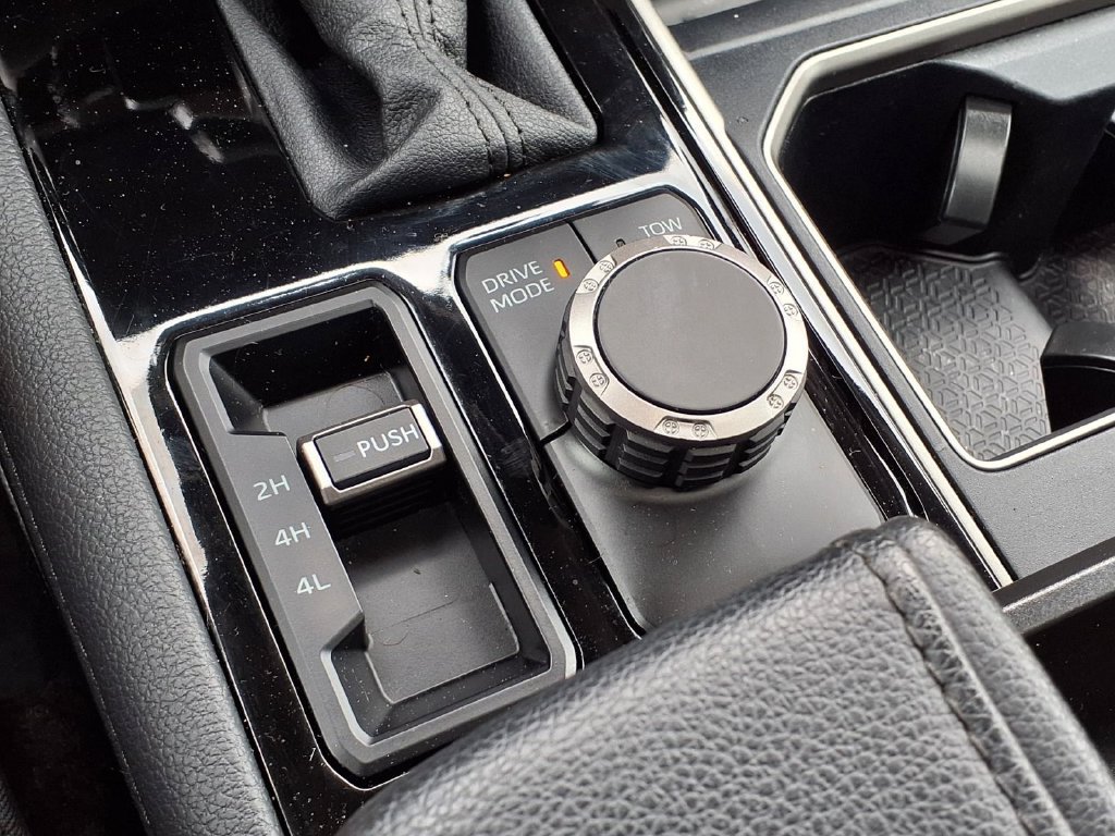 Used 2023 Toyota Tundra Limited AWD/4WD image 28