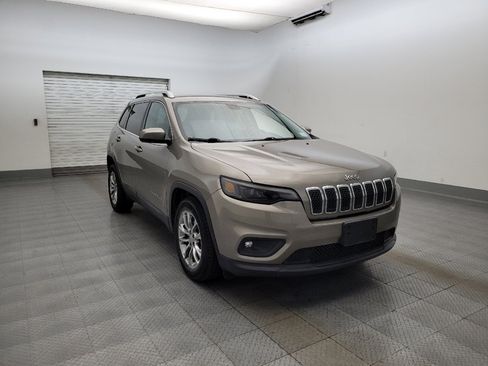 Used 2019 Jeep Cherokee Latitude Plus FWD image 13