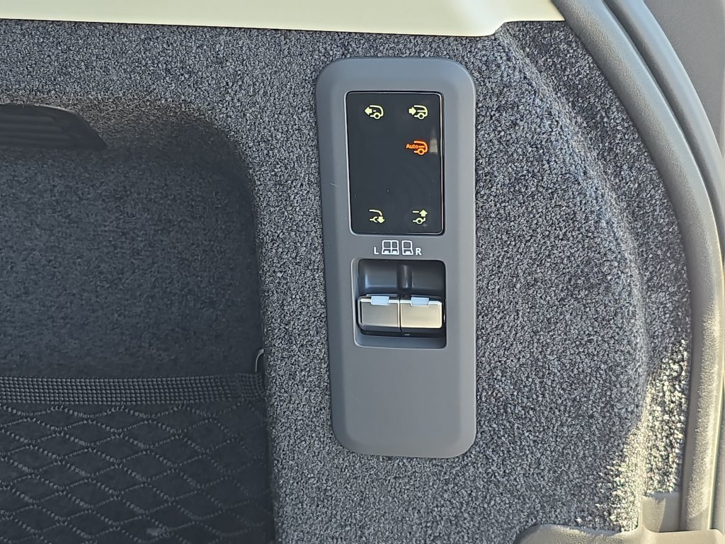 New 2026 Land Rover Range Rover SE AWD/4WD image 15