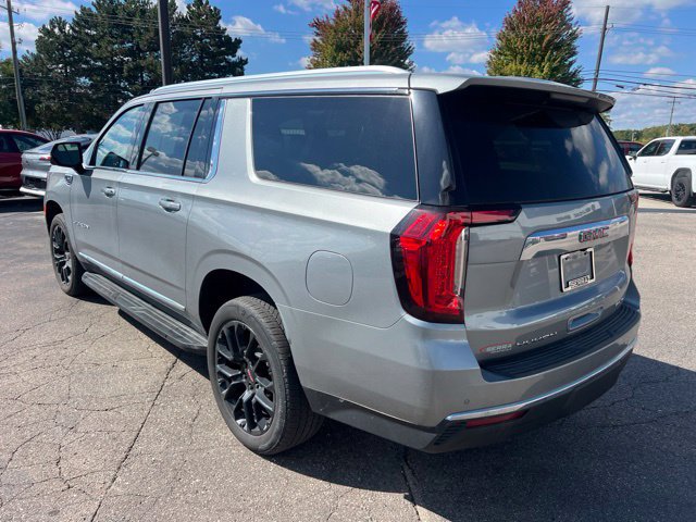 Used 2023 GMC Yukon XL SLT w/ SLT Premium Package AWD/4WD image 8