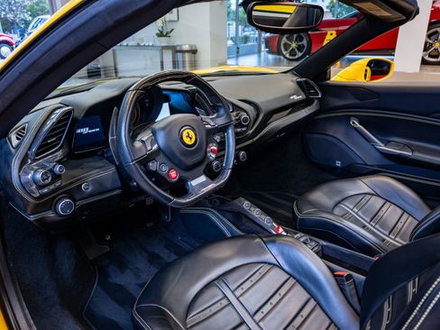 Certified 2019 Ferrari 488 Spider RWD image 9