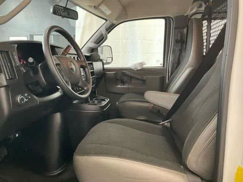 Used 2024 GMC Savana 2500 w/ Driver Convenience Package image 7