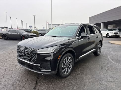 New 2026 Lincoln Aviator AWD image 3