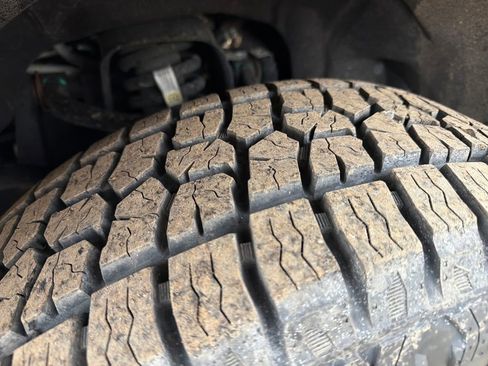 Used 2020 Chevrolet Colorado Z71 image 32