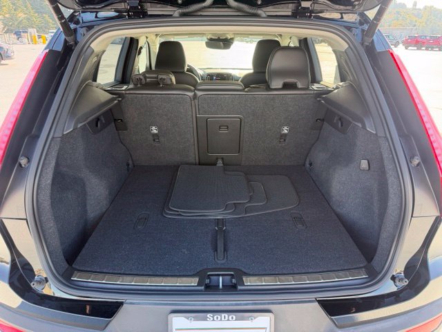 Used 2022 Volvo XC40 T5 Inscription w/ Advanced Package AWD/4WD image 9