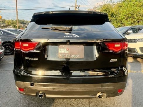 Used 2019 Jaguar F-PACE Premium image 6